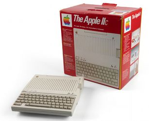 Australian Apple IIc with original red retail box